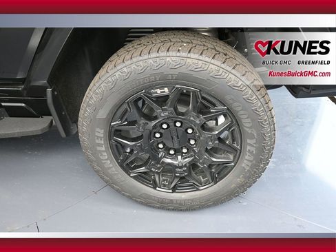 New 2025 GMC Hummer EV 2X w/ LPO, Sport Package AWD/4WD image 11