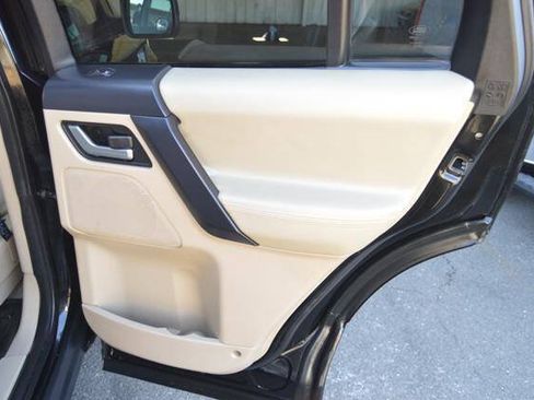 Used 2013 Land Rover LR2 HSE AWD/4WD image 56