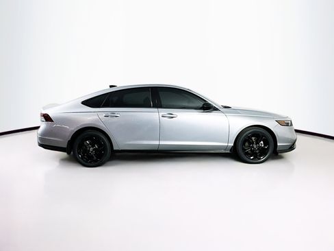 Used 2025 Honda Accord SE image 10