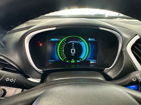 Used 2017 Chevrolet Volt LT w/ Comfort Package image 18