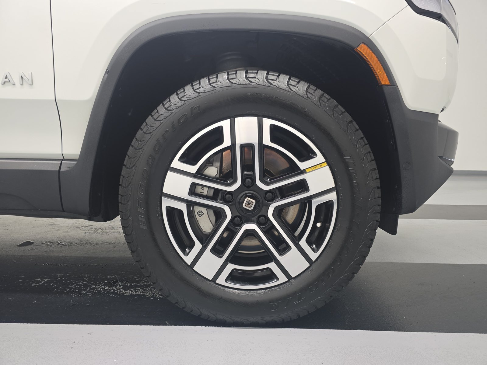 Used 2024 Rivian R1T Adventure Dual AWD/4WD image 11