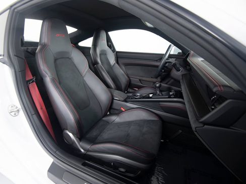 Certified 2023 Porsche 911 Carrera GTS RWD image 36