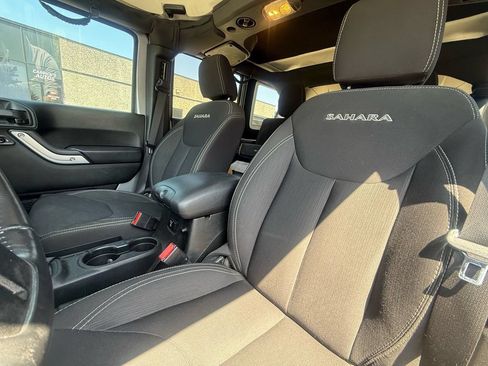Used 2018 Jeep Wrangler Unlimited Sahara w/ Max Tow Package AWD/4WD image 15