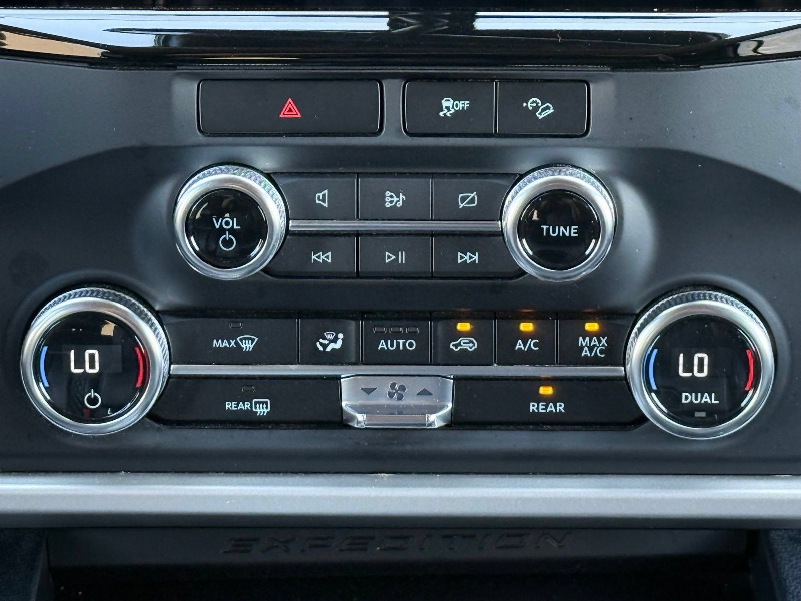 Used 2023 Ford Expedition XL AWD/4WD image 25