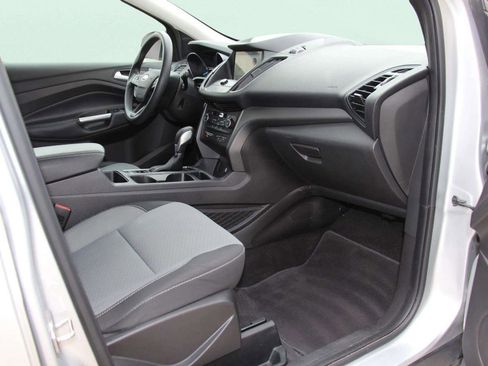 Used 2019 Ford Escape SE image 31