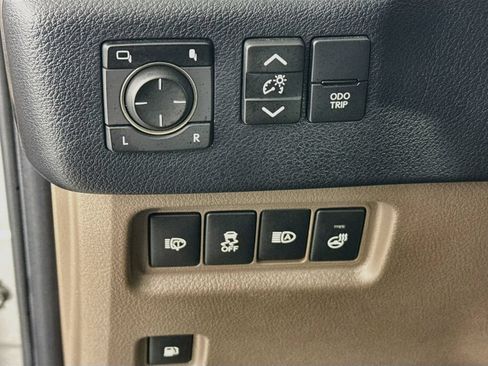 Used 2022 Lexus GX 460 Premium w/ Premium Package AWD/4WD image 11