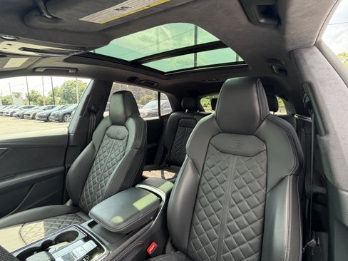 Used 2025 Audi SQ8 Prestige w/ Prestige Package AWD/4WD image 11