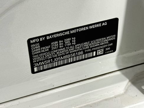 Used 2021 BMW 330i Sedan w/ M Sport Package RWD image 32