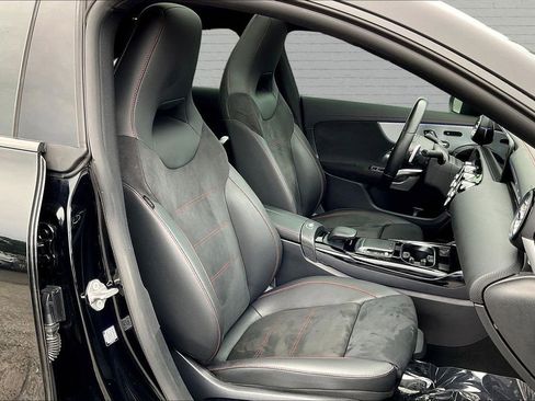 Used 2021 Mercedes-Benz CLA 35 AMG 4MATIC image 27