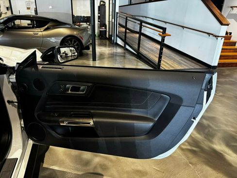 Used 2017 Ford Mustang Shelby GT350 image 17