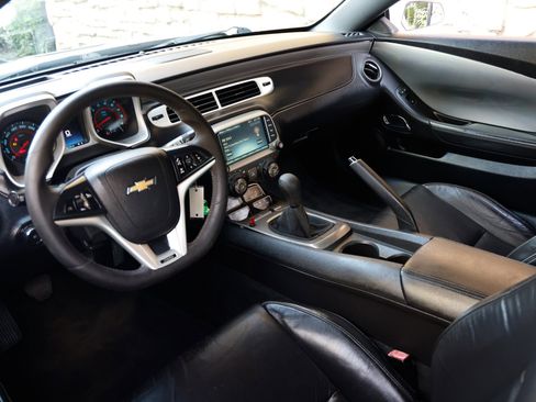 Used 2015 Chevrolet Camaro SS w/ SS Performance Package image 6