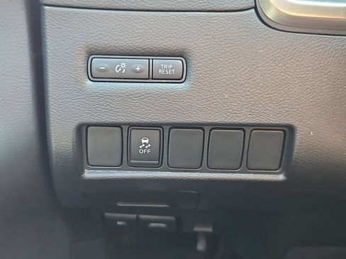 Used 2016 Nissan Murano S AWD/4WD image 18