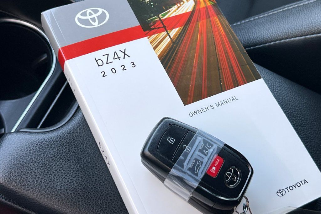 Used 2023 Toyota bZ4X AWD image 12