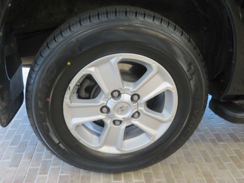 Used 2019 Toyota Sequoia SR5 image 9