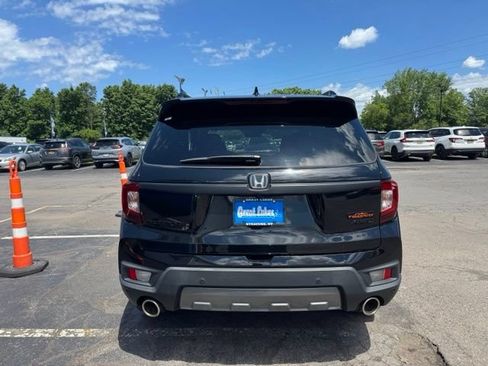 Used 2023 Honda Passport TrailSport image 3