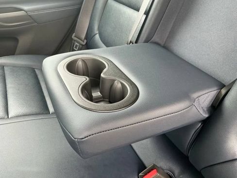 Used 2022 Chevrolet Bolt EUV LT w/ Convenience Package FWD image 34