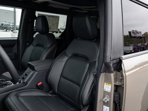 New 2025 Ford Bronco Badlands image 25