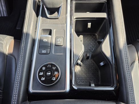 Used 2023 Nissan Pathfinder Platinum AWD/4WD image 14