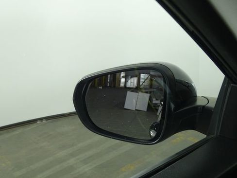 Used 2024 Chevrolet Trax ACTIV w/ Sunroof Package image 33