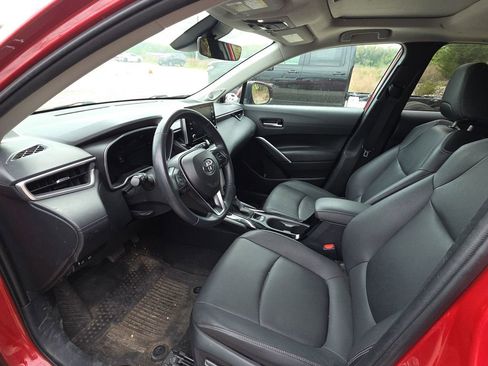 Used 2022 Toyota Corolla Cross XLE w/ Convenience Package image 8