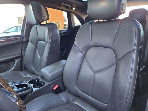 Used 2017 Porsche Macan image 23