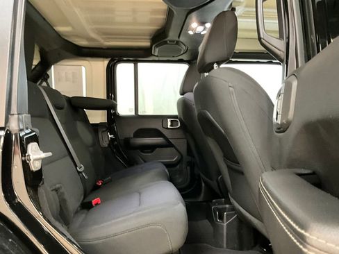 Certified 2023 Jeep Wrangler Sahara image 12