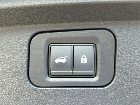 Used 2025 Nissan Armada Platinum w/ Convenience Package image 13