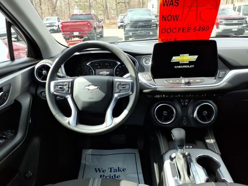 Used 2025 Chevrolet Blazer LT w/ Convenience Package AWD/4WD image 9
