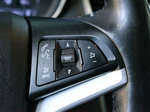 Used 2019 Chevrolet Trax LT w/ LT Convenience Package FWD image 17