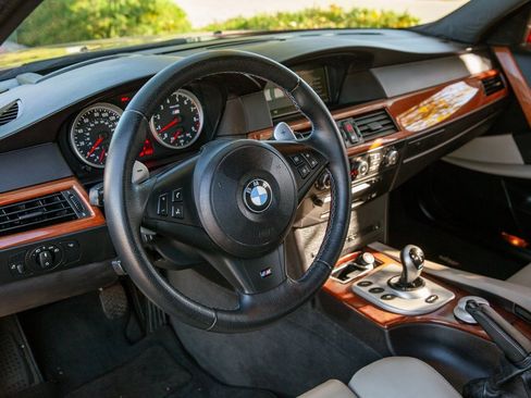 Used 2006 BMW M5 image 10