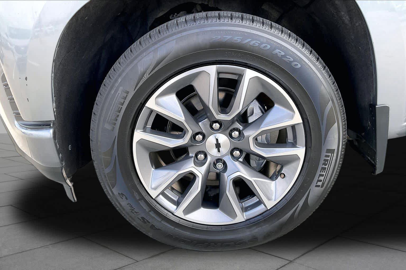 Used 2021 Chevrolet Silverado 1500 RST w/ LPO, Dark Essentials Package RWD image 11
