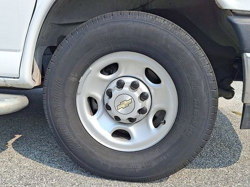 Used 2025 Chevrolet Express 2500 w/ Driver Convenience Package RWD image 24
