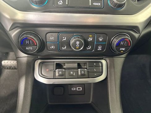 Used 2021 GMC Acadia SLE image 24