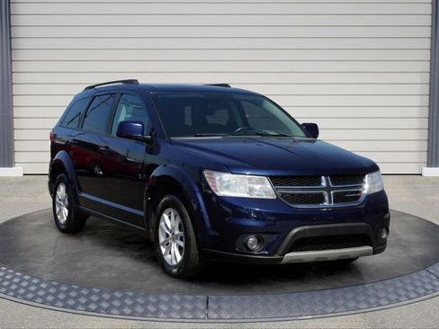 Used 2017 Dodge Journey SXT w/ Premium Group FWD image 1