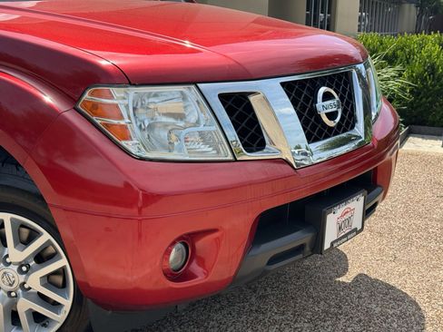 Used 2017 Nissan Frontier SV w/ SV Value Truck Package RWD image 2