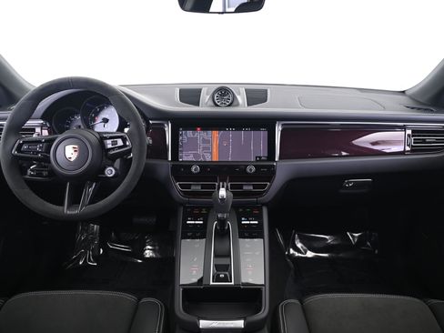 Used 2026 Porsche Macan GTS image 32