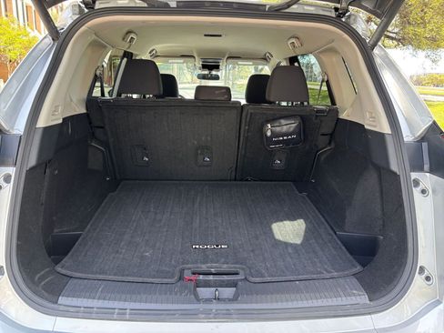 Used 2025 Nissan Rogue SV image 26