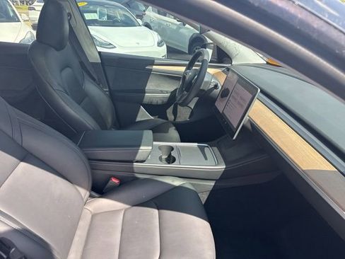 Used 2024 Tesla Model Y Long Range AWD/4WD image 19
