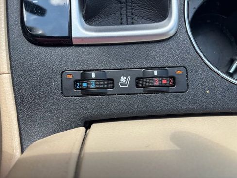 Used 2018 Toyota Highlander Limited Platinum FWD image 16