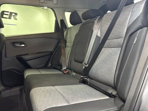 Used 2023 Nissan Rogue SV FWD image 9