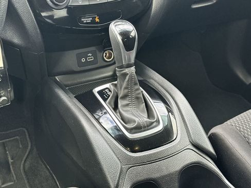 Used 2019 Nissan Rogue Sport S image 23