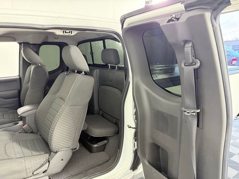 Used 2021 Nissan Frontier SV image 21