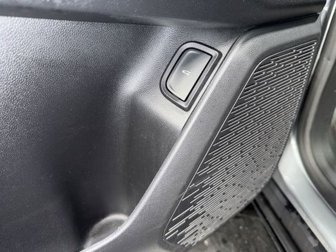 Used 2025 Chevrolet Equinox LT w/ Convenience Package II FWD image 21