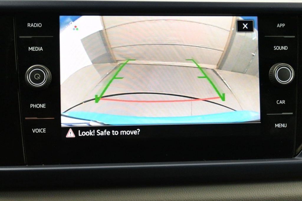 Used 2023 Volkswagen Taos SE w/ Panoramic Sunroof Package FWD image 44