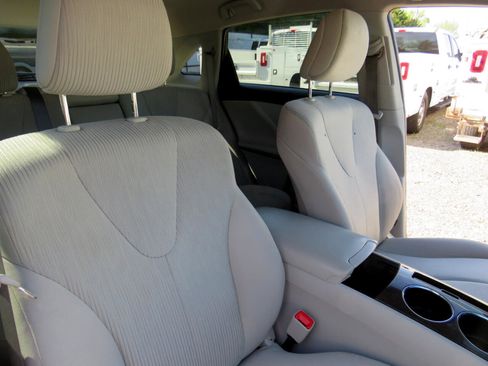 Used 2013 Toyota Venza LE image 20