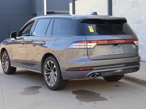 Used 2025 Lincoln Aviator AWD w/ Jet Appearance Package image 3