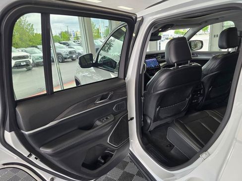 Used 2024 Jeep Grand Cherokee Limited 4xe AWD/4WD image 35