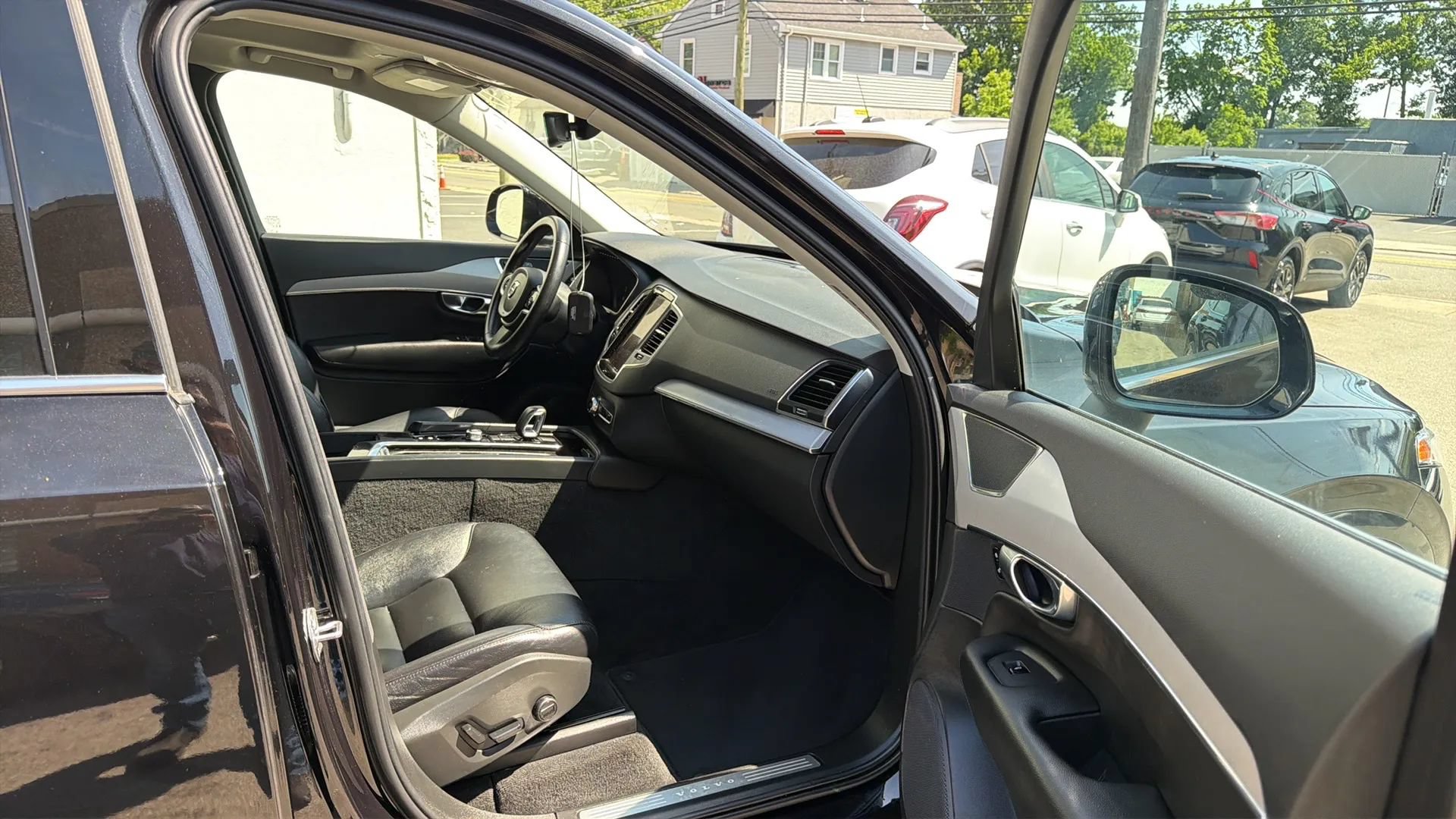 Used 2023 Volvo XC90 B5 Core AWD/4WD image 24