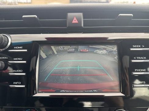 Used 2018 Toyota Camry SE w/ Moonroof Package FWD image 31
