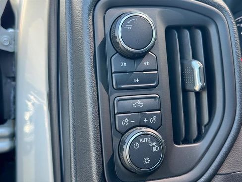 Used 2022 Chevrolet Silverado 2500 Custom w/ Gooseneck/5TH Wheel Package image 17